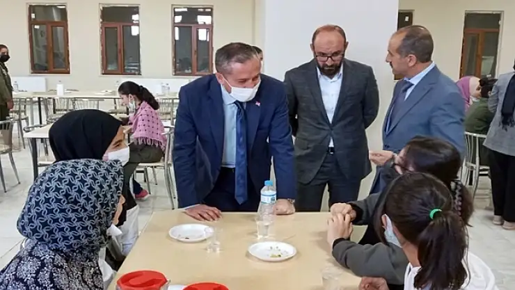 Ağrı Milli Eğitim Müdürü, okulları ziyaret etti