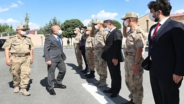 Ağrı Valisi, İl Jandarma Komutanlığını ziyaret etti