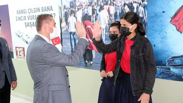 Hasan Kökrek, okul müdürleriyle bir araya geldi