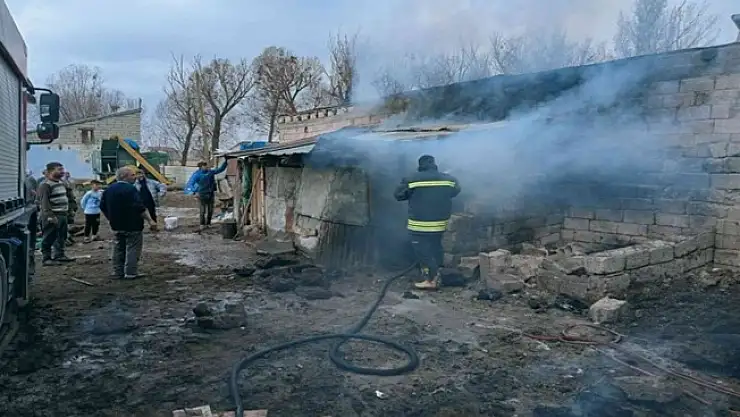 Ağrı'da çıkan yangın panik yarattı
