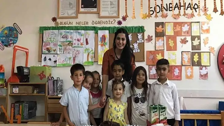 Ağrı'nın 'Çalıkuşu' Özlem öğretmeni fedakarlıkla görevini yapıyor