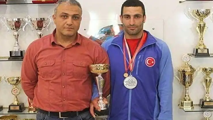 Ağrılı Ömer Çeçen Türkiye'yi Temsil Edecek