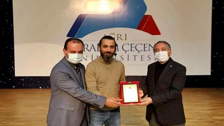 AİÇÜ'de 'Kimlik Aşısı' konferansı gerçekleştirildi