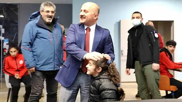 Ağrı Valisi sporcu eğitim merkezini ziyaret eti