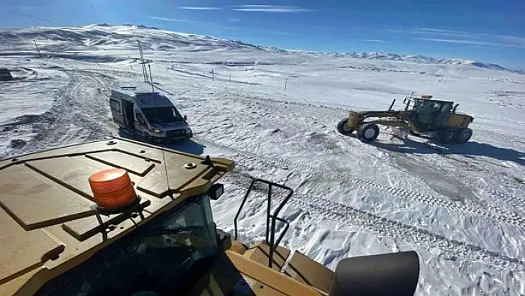 Diyadin'de kapanan yollar ulaşıma açıldı