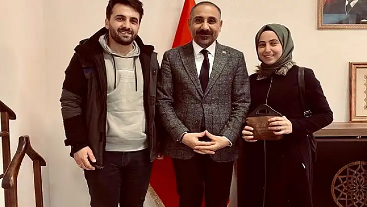 Ağrı'da 100 bin lira değerinde döviz ve altın sahibine teslim edildi