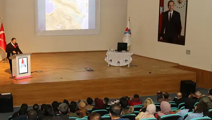 AİÇÜ'de 'Türk Dünyası'nın Siyasi Coğrafyası ve Jeopolitik Önemi' konferansı