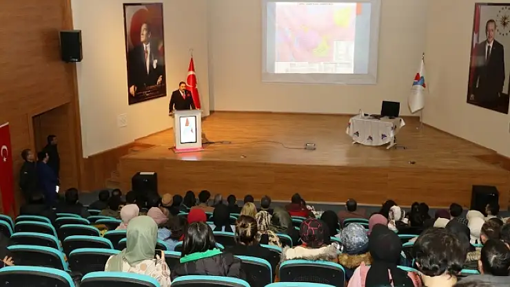 AİÇÜ'de 'Türk Dünyası'nın Siyasi Coğrafyası ve Jeopolitik Önemi' Konferans Düzenlendi