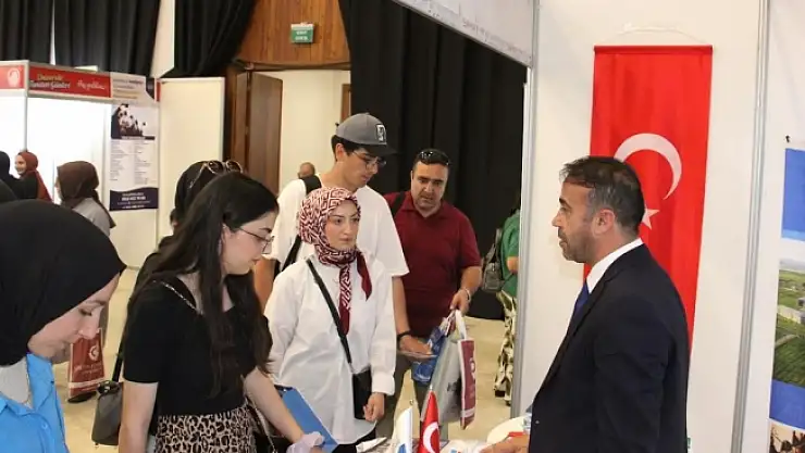 AİÇÜ, Üniversite Tanıtım Günlerinde Büyük İlgi Gördü