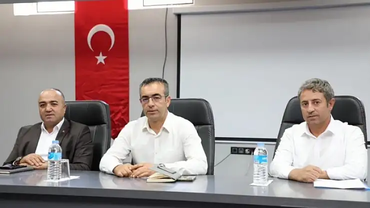Ağrı Gençlik ve Spor İl Müdürlüğü, yeni sezon öncesi antrenörleri ile toplantı yaptı