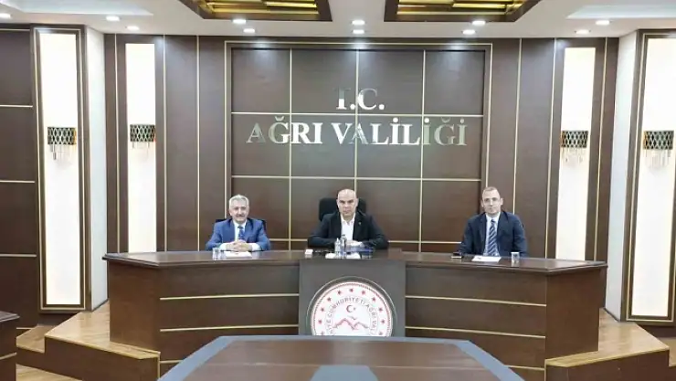 Ağrı Valisi Mustafa Koç, çevre hizmetleri birliği toplantısına katıldı