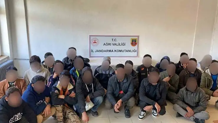 Ağrı'da 25 Afgan göçmen yakalandı, 3 şüpheli gözaltına alındı