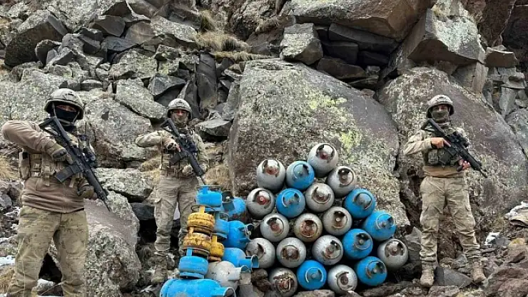 Ağrı'da PKK/KCK barınma alanlarına yapılan aramada çok sayıda malzeme ele geçirildi