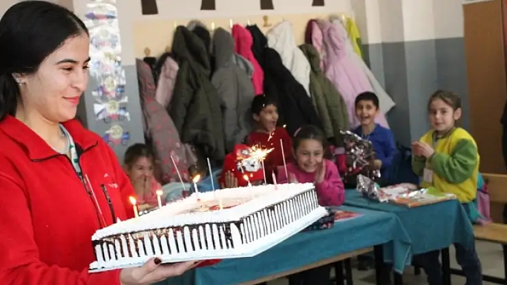 Ağrı'da okuma yazma öğrenen miniklerden Kızılay'a anlamlı mektup