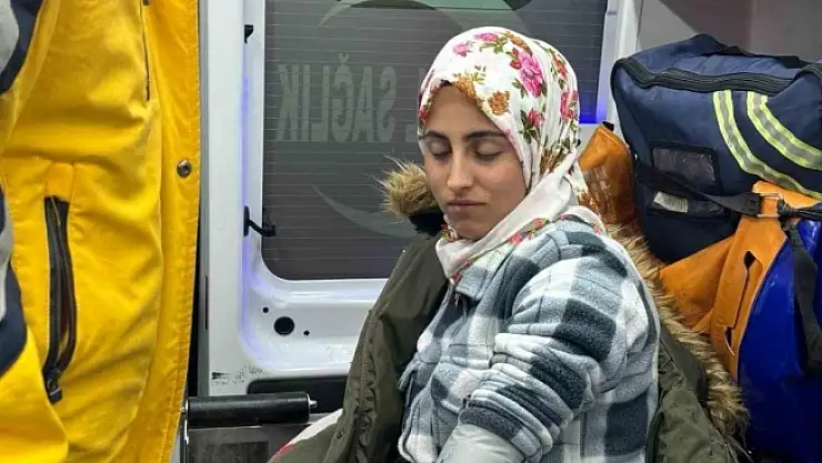 Ağrı'da hamile kadın 6 saatlik kurtarma operasyonuyla hastaneye yetiştirildi
