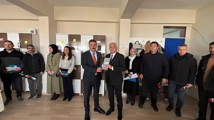 Tutak Belediye Başkanı Fevzi Sayan'dan Öğretmenler Günü'ne Özel Ziyaret