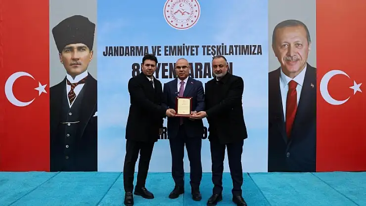 Ağrı'da Kolluk Kuvvetlerine Araç Desteği: Arkoz Çimento'ya Vali Mustafa Koç'tan Plaket