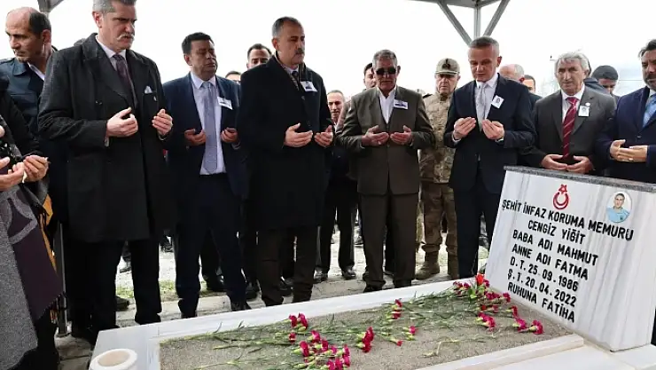 Ağrı'da Şehit Cengiz Yiğit, yıl dönümünde dualarla anıldı