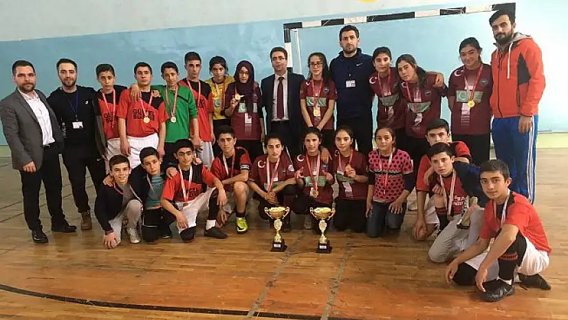 Hamur Futsal Takımlarından Çifte Şampiyonluk