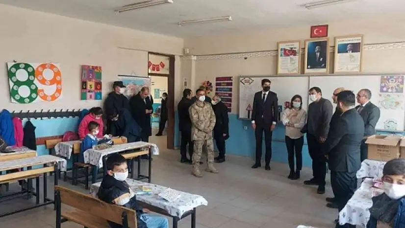 Diyadin Kaymakamı Alper Balcı köy okullarını ziyaret etti