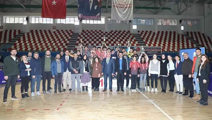 Ağrı'da masa tenisi müsabakaları yapıldı