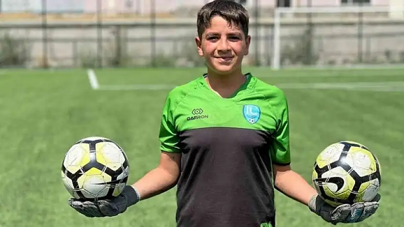 Ağrı U-14 futbol ligine Kaleci Kartal damga vurdu
