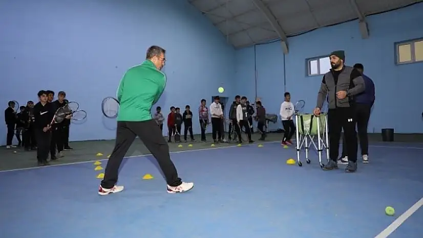 Fedai Din, sporcularla antrenman yaptı