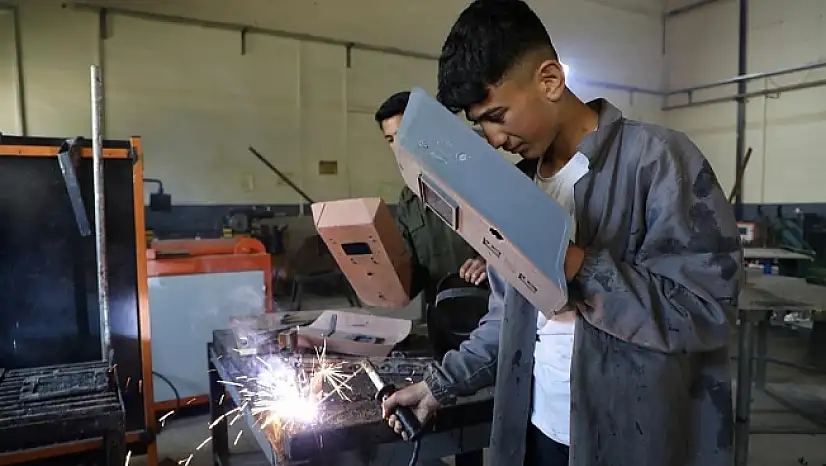 Ağrı'da fabrikaya dönüşen meslek liseleri, 38 milyonluk ciroya ulaştı