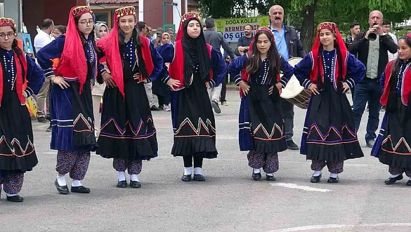 Ağrı'da projelerin sergilendiği 'Bilim Şenliği' yoğun ilgi gördü