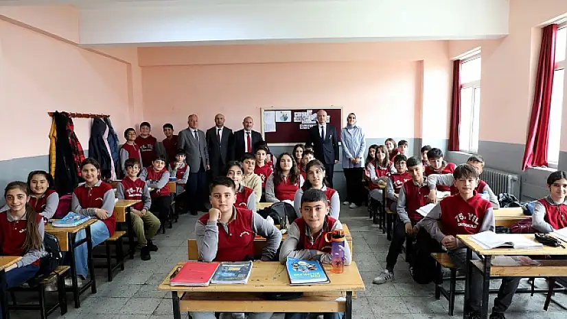 Ağrı Milli Eğitim Müdürü Kökrek'ten 6/A sınıfı öğrencilerine sinema müjdesi