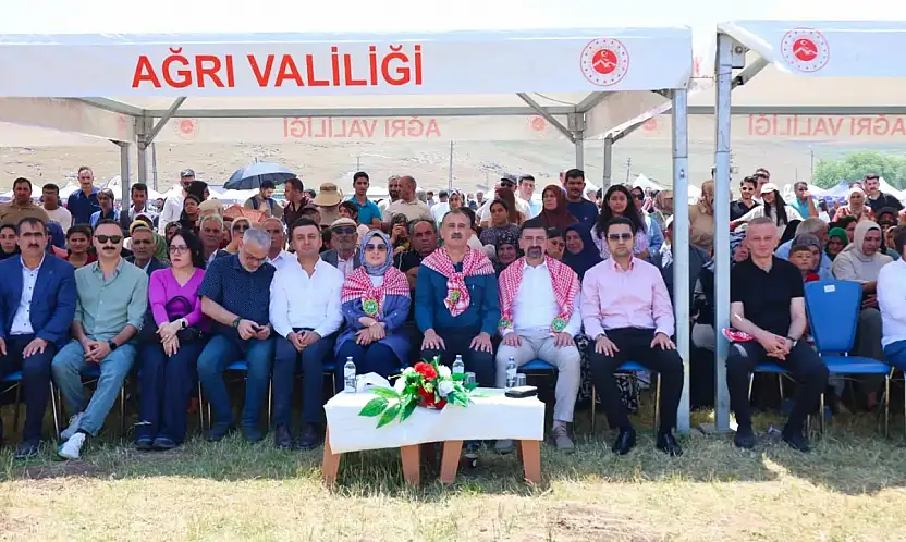 Balık Gölü şenliği'ne binlerce kişi katıldı, Ağrı'da renkli görüntüler