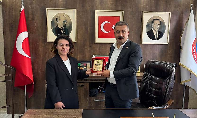 Tutak'ta at yarışlarında dereceye giren jokeylere ödül verildi